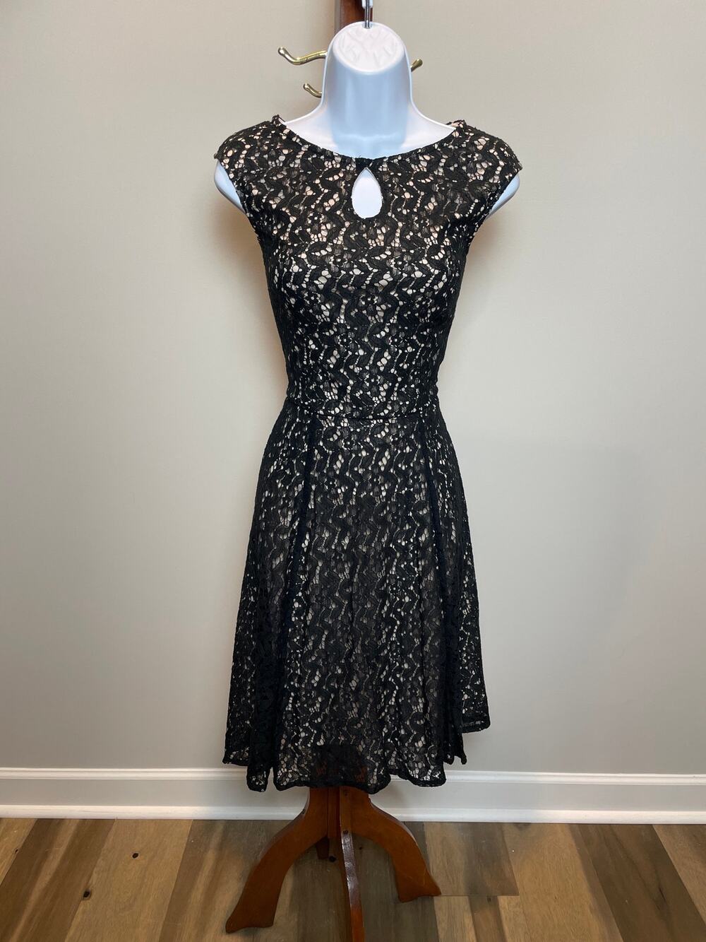 London Times Size 8 Beige Flare Dress with Black Lace Overlay